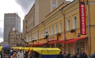 Οι Ρώσοι κλείνουν τα McDonald’s στη Μόσχα