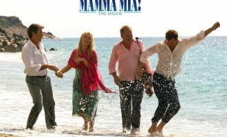 Σκηνοθέτης του Mamma Mia προς Κεφαλογιάννη: Μην καταστρέφετε τις παρθένες ακτές σας