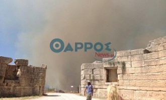 Μεσσήνη: Η φωτιά πέρασε τα αρχαία τείχη αλλά δεν προχώρησε
