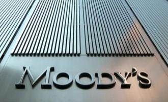 WSJ: O Moody’s ετοιμάζεται να αναβαθμίσει την Ελλάδα