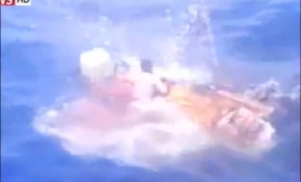 ΣΟΚ: Ναυτικοί σκοτώνουν ναυαγούς ψαράδες για… πλάκα (βίντεο)