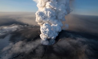 Συναγερμός για επικείμενη έκρηξη ηφαιστείου στην Ισλανδία