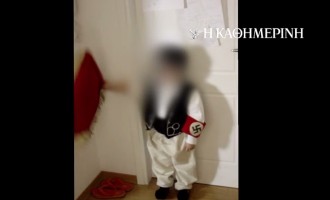 Ο Χρήστος Παππάς μαθαίνει σε νήπιο να λέει το Heil Hitler (βίντεο)