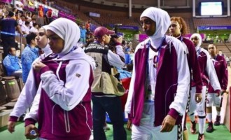 Οι παίκτριες του Κατάρ ήθελαν να παίξουν μπάσκετ με… μαντίλες!