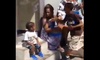 Βίντεο ΣΟΚ: Αγοράκι χαστουκίζει τη μητέρα του για να τη συνεφέρει από τα ναρκωτικά