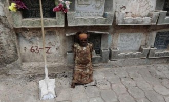 Έξωση… νεκρών στη Γουατεμάλα – Οι φωτογραφίες κόβουν την ανάσα
