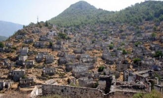Τουρκία: Στο σφυρί ελληνικό χωριό – φάντασμα