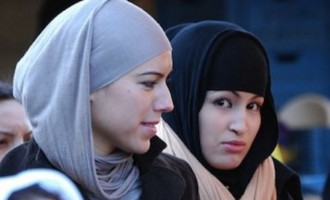 Τουρκάλα έφαγε ξύλο στη Βιέννη επειδή φορούσε μαντίλα
