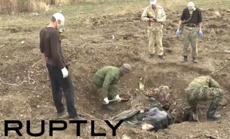 Πολύ σκληρές εικόνες: Νέος ομαδικός τάφος βρέθηκε στο Ντονέτσκ (βίντεο)