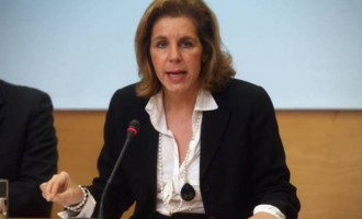 Χριστοφιλοπούλου: “Η κυβέρνηση εμπαίζει τους πολίτες”