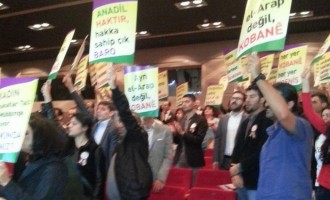Τουρκία: “Ζήτω στην αντίσταση των Κούρδων” (φωτογραφίες)