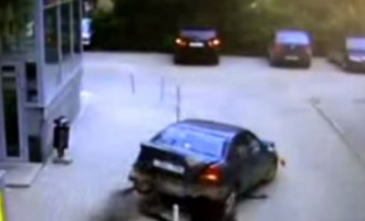 Κατέστρεψε το αυτοκίνητό της με… τρεις κινήσεις (βίντεο)