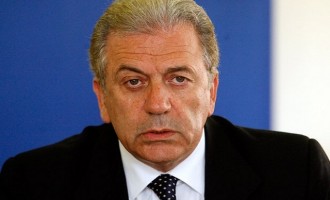 Ο Αβραμόπουλος παραιτήθηκε από Αντιπρόεδρος της ΝΔ και βγαίνει μπροστά