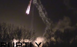 Οι Ουκρανοί ρίχνουν χημικές βόμβες – Βίντεο ντοκουμέντο