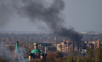 Άγριος πόλεμος στην Ουκρανία – Οι ναζί βομβαρδίζουν το Ντονέτσκ (βίντεο)
