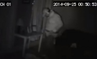 Ο κλέφτης δοκίμαζε τα εσώρουχα του θύματος (βίντεο)