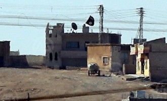 Το Ισλαμικό Κράτος ύψωσε και τρίτη σημαία στην Κομπάνι