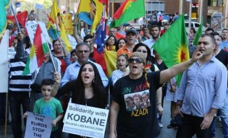 Κούρδοι διαδηλώνουν κατά του Ισλαμικού Κράτους στο κέντρο του Σίδνεϊ
