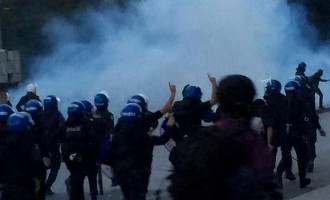Τουρκία: Αστυνομικοί χαιρετούν σαν τζιχαντιστές και χτυπούν τους Κούρδους (φωτο)