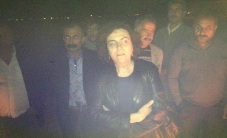 Η Νάντια Βαλαβάνη στα σύνορα της Τουρκίας με την Κομπάνι