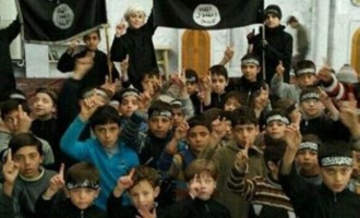 Το Ισλαμικό Κράτος κάνει παιδομάζωμα – Φωτογραφίες ΣΟΚ!