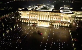 Τουρκία: Καλούν το Πάπα να μην επισκεφτεί το παλάτι του Ερντογάν