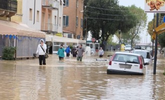 Πρωτοφανείς πλημμύρες στην Ιταλία (βίντεο)