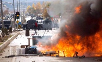 Άγριες συγκρούσεις Κούρδων και τουρκικής αστυνομίας (φωτογραφίες)