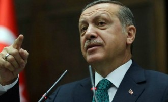 Ο θρασύτατος σφαγέας Ερντογάν παριστάνει τον “φιλάνθρωπο” στο προσφυγικό