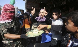 Οι Παλαιστίνιοι γιόρτασαν με σοκολατάκια τη σφαγή στη Συναγωγή