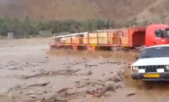 Υεμένη: Γλιτώνει την τελευταία στιγμή  από την πλημμύρα (βίντεο)