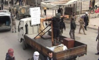Στο Ισλαμικό Κράτος σταυρώνουν ανθρώπους πάνω σε καρότσες
