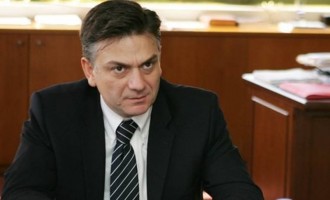 Θάνος Μωραΐτης: «Η ΝΔ προτείνει βαλκανικό φιλελευθερισμό που φλερτάρει με την ακροδεξιά»