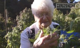 Δείτε τη 91χρονη γιαγιά που μαγειρεύει με μαριχουάνα (βίντεο)