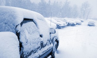 Θάφτηκαν στα χιόνια των Γαλλικών Άλπεων 15.000 αυτοκίνητα
