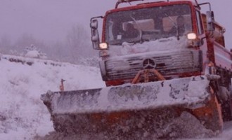 Αποκλεισμένα δεκάδες χωριά από το χιόνι στην Αρκαδία