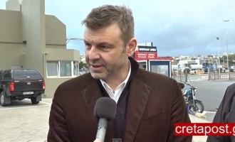 Ο Γκλέτσος σε πολιτική περιοδεία στην Κρήτη για την “Τελεία” (βίντεο)