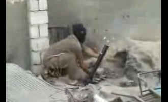 Τζιχαντιστής βομβαρδίζει με όλμο και ανατινάζεται μόνος του (βίντεο)