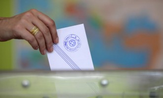 Διάβημα του ΣΥΡΙΖΑ στο ΥΠΕΣ για την εξαίρεση 100.000 νέων από τις εκλογές