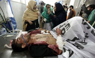 Πακιστάν: 135 νεκροί, οι Ταλιμπάν έδιναν χαριστική βολή σε παιδιά