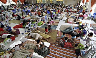 Ο τυφώνας Χαγκοπίτ έδιωξε 1 εκατ. ανθρώπους από τα σπίτια τους
