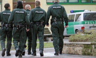 Τρεις επιθέσεις σε πολιτικούς στη Γερμανία μέσα σε μία εβδομάδα – Συνεχή τα κρούσματα εκφοβισμού
