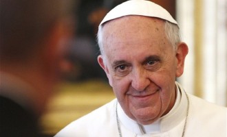 Πάπας Φραγκίσκος: “Η ειρήνη ειναι ισχυρότερη από το σκοτάδι και τη διαφθορά”