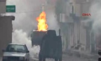 Οι Τούρκοι πνίγουν στα χημικά πορεία συμπαράστασης στην Κομπάνι (βίντεο)