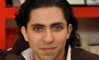 Μπλόγκερ μαστιγώθηκε δημοσίως στη Σαουδική Αραβία