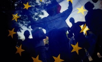 Foreign Affairs: Αν η ελίτ της Ευρώπης δεν συνεργαστεί με τους αριστερούς θα έρθουν οι φασίστες