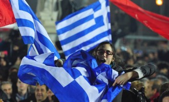 Huffington Post: Η Ελλάδα δεν ησυχάζει