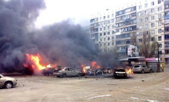 Φουντώνει ο πόλεμος στη Ουκρανία – Βομβαρδίστηκε η Μαριούπολη (βίντεο)