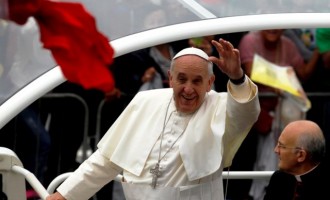 Πάπας Φραγκίσκος: Να κάνετε παιδιά, αλλά όχι σαν τα κουνέλια