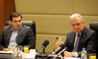 Μέχρι την Κυριακή ανακοινώνεται ο Αβραμόπουλος για Πρόεδρος